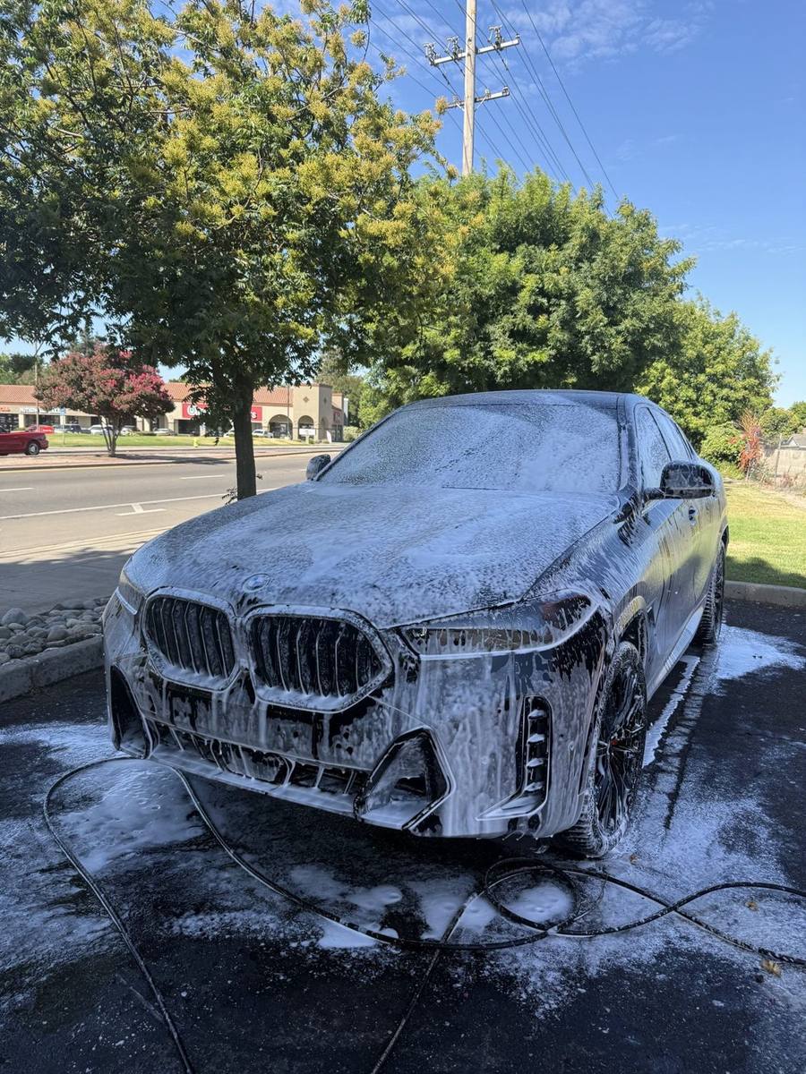 BMW X6. Maintenance wash