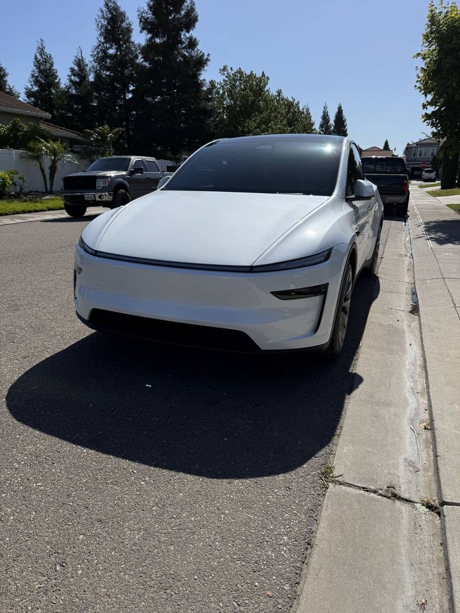 Tesla Model Y. Ceramic coating and glass ceramic coating